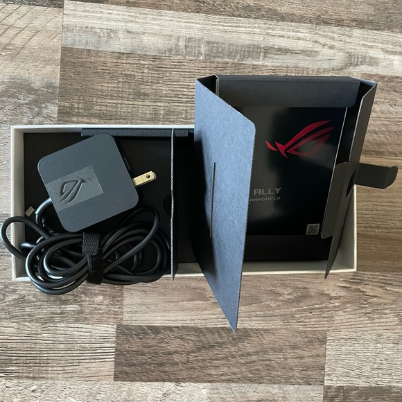 Asus ROG Ally - Picture 2 of 6